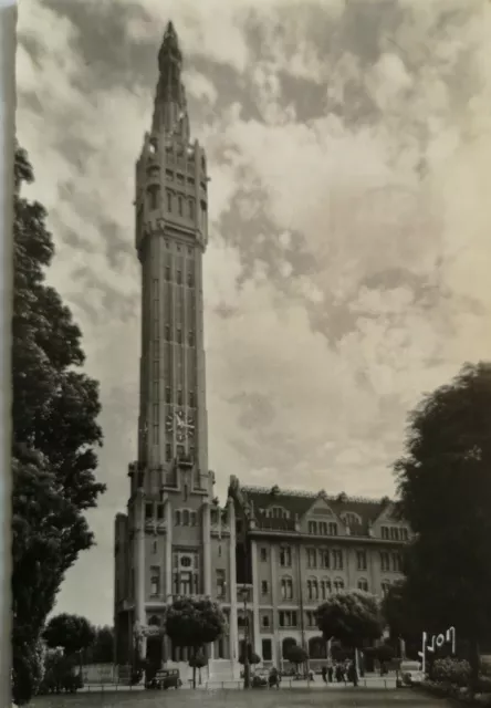 CPSM LILLE le beffroi de l'Hotel de ville dept-59