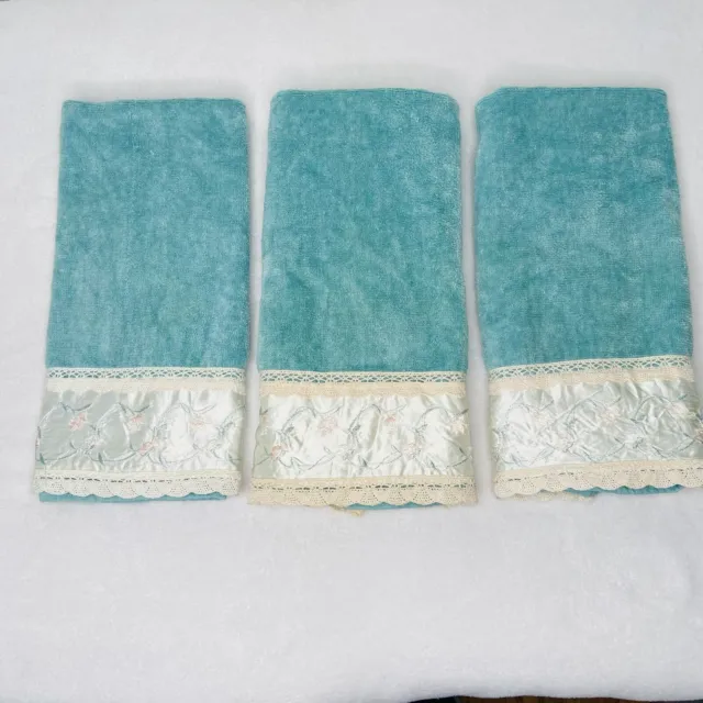 Star Embroidery Trousseau Hand towel Lot of 3 Green Lace Satin Trim Boho Shabby