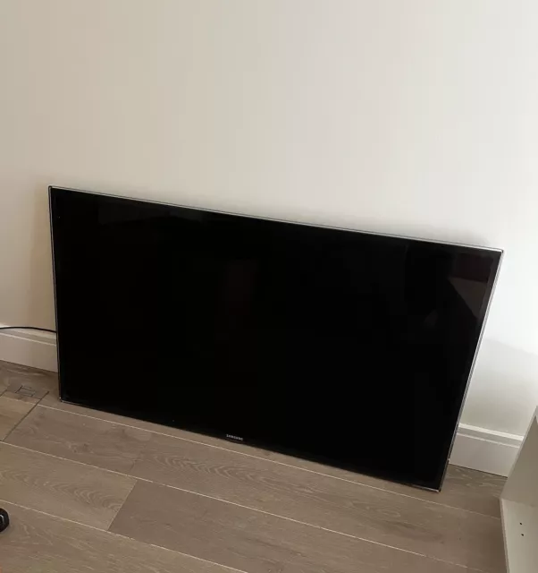 Samsung 46 inch Smart TV with stand, wall stand and control