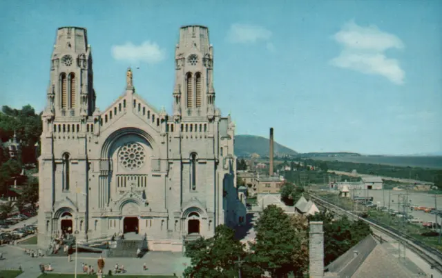 Vintage Postcard La Basilique Ste Anne De Beaupre Quebec Canada Shrine Chruch UP
