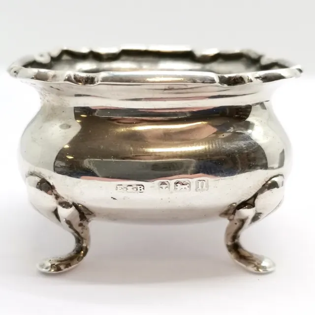 ANTIQUE SOLID SILVER MUSTARD POT HALLMARKED 1912 BY ES BARNSLEY & CO - 30.40g