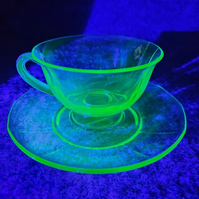 Vintage Fostoria Fairfax Green Depression Uranium Glass Cup/Saucer