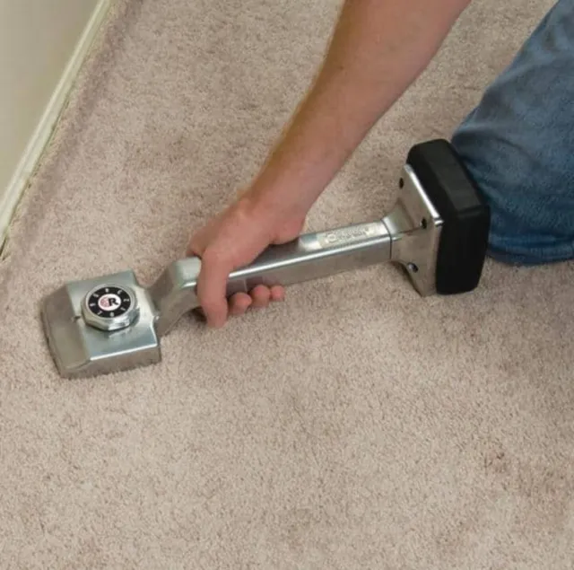 Roberts Deluxe Carpet Knee Kicker with Adjustable Length from 17 in. to 21 in.