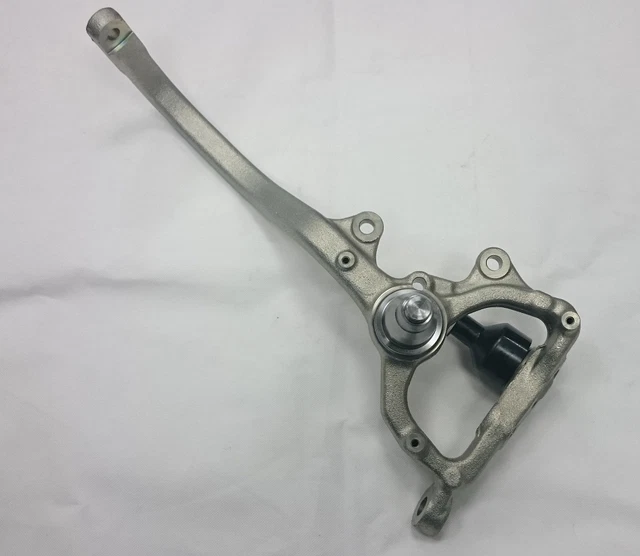 GENUINE MERCEDESBENZ W211 EClass Front Wheel Hub Carrier Stub Axle