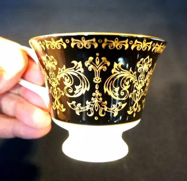 Beautiful Wedgwood Caernarvon Black Tea Cup