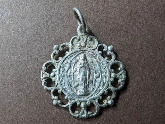 Médaille religieuse de la Vierge Marie Médaille / Notre Dame de Lourdes-Ref 82