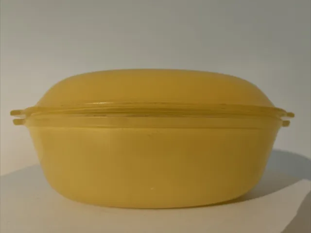 Vintage AGEE Pyrex Yellow Oval Casserole Dish With Lid Retro