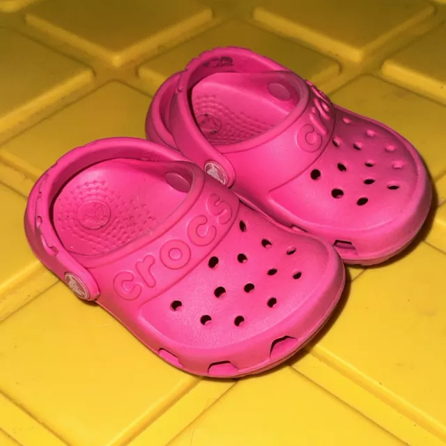 Sandalias zuecos Crocs para niñas pequeñas - rosa - talla EE. UU. C 4