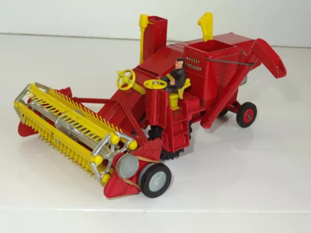 corgi 1111 MASSEY FERGUSON 780 COMBINE HARVESTER (262) plastic tines 2