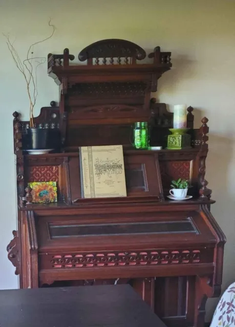 Antique  Organ Pedal Pump Organ Beautiful Wood, Detachable Top,