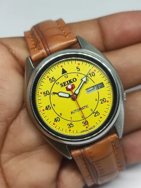VINTAGE SEIKO 5 Automatic Cal. 7009 Yellow Color Dial Day-Date Wrist Watch  £ - PicClick UK