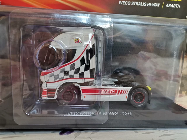 Camion Miniature Iveco Stralis Hi-Way 2016 Abarth - Échelle 1/43 - Modèle Métal Hachette IXO CT001 - 4