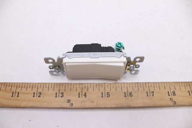 Leviton Decora Rocker Switch, Single Pole 15 A 120/277V LEVITON 5601-2WM