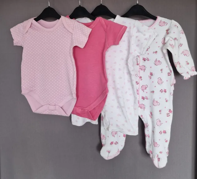 Pacchetto vestiti per bambine età 3-6 mesi. Usato. Condizioni perfette.