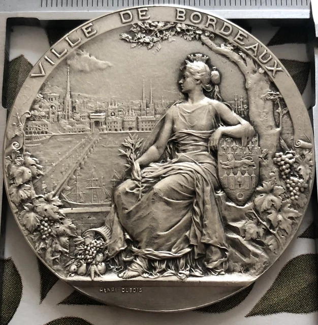 Médaille ancienne argent massif Vermeil signée ALPHEE DUBOIS 35,7 Gr