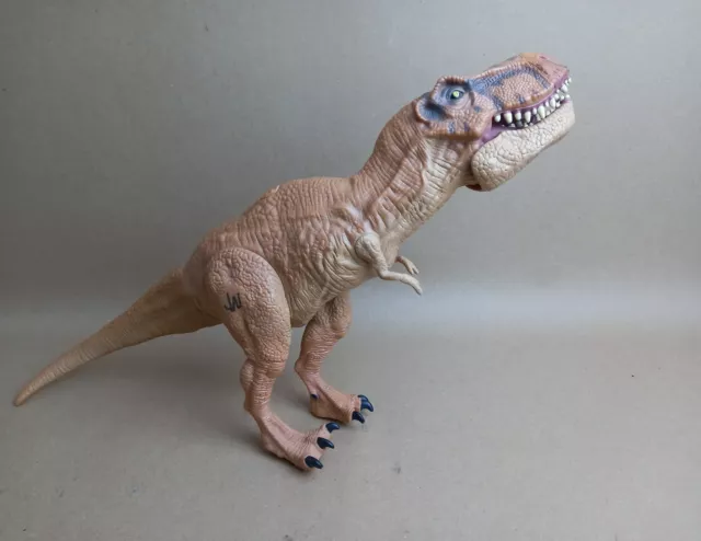 Jurassic World Tyrannosaurus Rex T Rex Chomping Dinosaur 40cm. Hasbro 2015.