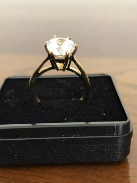 Bague Solitaire Plaqué Or Avec Zirconium + De 1 Carat Neuve Avec Ecrin