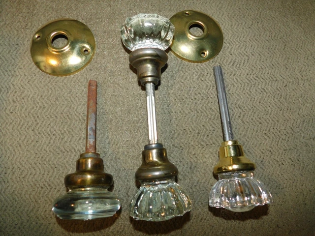 3 Vintage Antique GLASS & BRASS DOOR KNOBS VERY PRETTY + 2 BACK PLATE