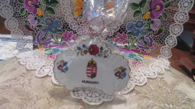 KALOCSA HAND PAINTED PORCELAIN Pen & Pencille Holder   5 " x 3 1/2"