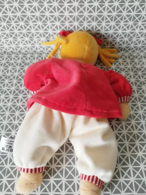 Doudou peluche poupée et son ourson pantalon beige pull rouge grelot Sterntaler 3