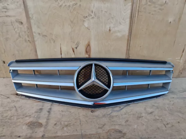 Mercedes W204 C-classe 2007-2014 Griglia anteriore Originale A2048800023