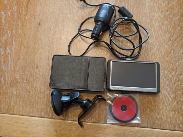 GPS Garmin Nuïvi 250W / Parfait état