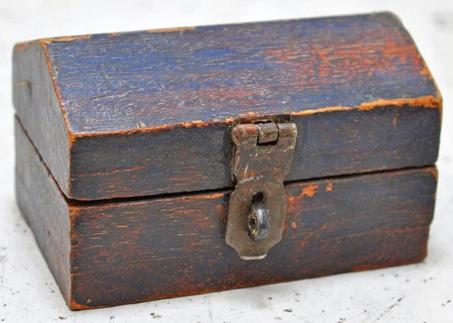 Boîte Ancienne En Bois Sculpté à Main - Coffret Artisanal Forme Dôme Vintage - Inde