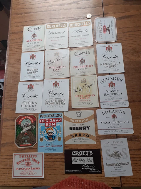 Altes UK Bier-/Getränkeetikett: kleine Sammlung von Wein- und Spirituosenetiketten