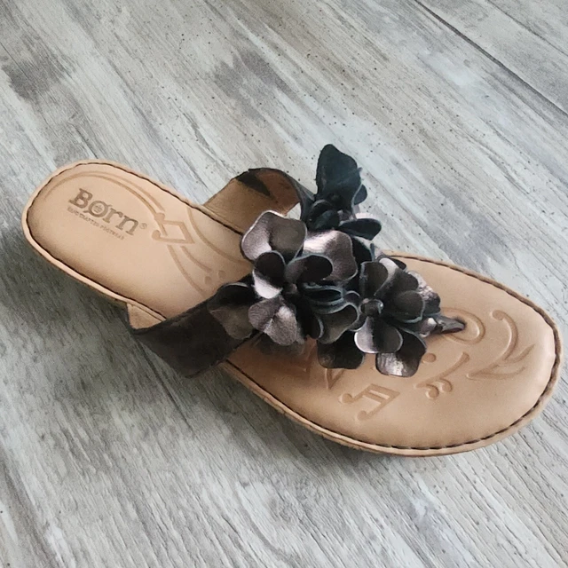 BORN Kimona Leather Floral Thong Flip Flops Women's Sandals Bronze SIZE 7.5 EUC