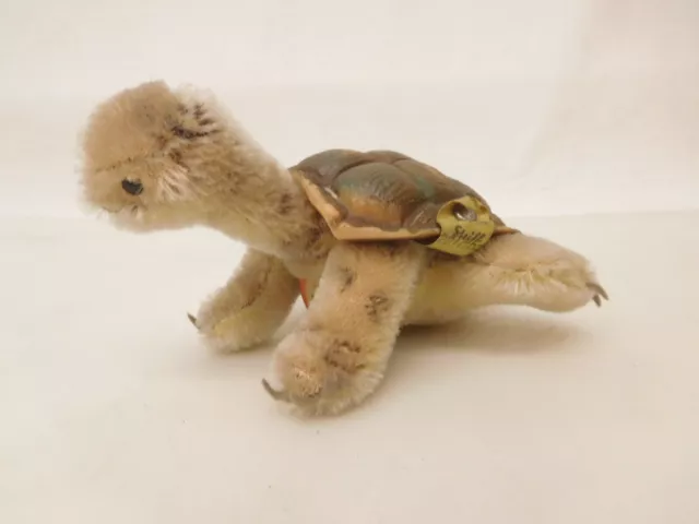 MES-63804	Ältere Steiff Schildkröte Slo Mohair mit Holzwollstopfung