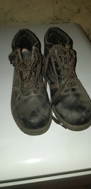Chaussures de sécurité noires lacets noirs - Pointure 40