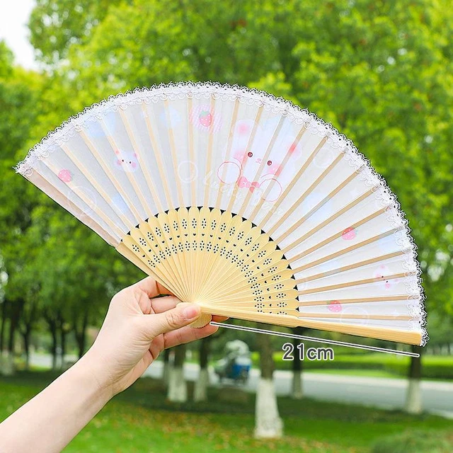 Ventola pieghevole tessuto di seta decorazione casa manico in bambù ventilatore donna ventilatore a mano