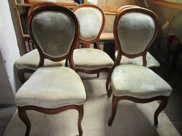 4 BIEDERMEIER Medaillon Stühle gepolstert, um  1850/70 aus Familienbesitz