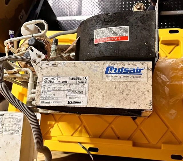 MARINE AIR CONDITIONER Cruisair Dometic 16,000 BTU 120V SXUF16/2HVRMT