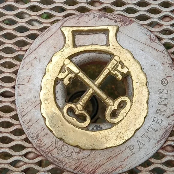 Antique Horse Equine Saddle Bridal Show Medallion Brass Decor skeleton key