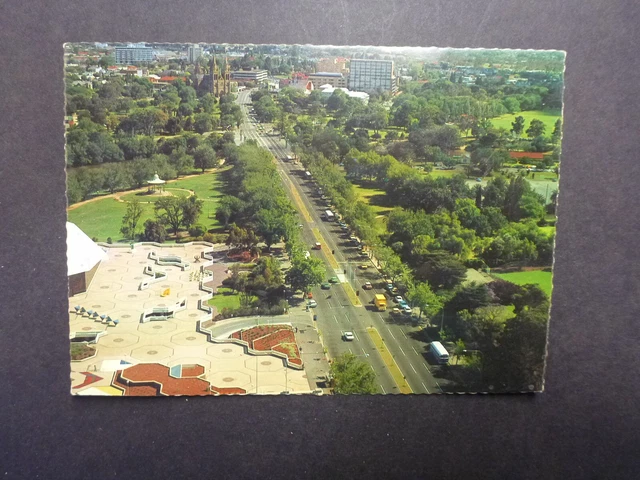 RETRO AUSTRALIAN POSTCARD- KING WILLAIM Rd ADELAIDE