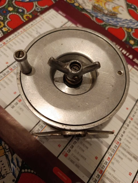 MOULINET ANCIEN/ BOITE A MOUCHE PERRINE ET SES MOUCHES