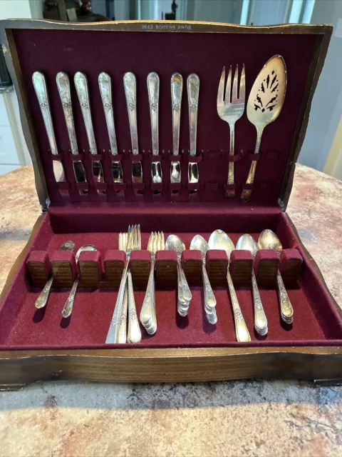 1847 Rogers Brothers ADORATION IS Silverplate Flatware Silverware Box & 54 Piece