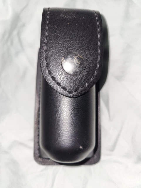Safariland #38-2 5000   OC / Mace Holder  Top Flap   Plain Black  Silver Snap