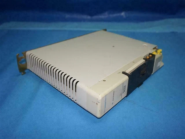 Allen Bradley 1394-AM03 1394AM03 AC Servo Controller Axis Module