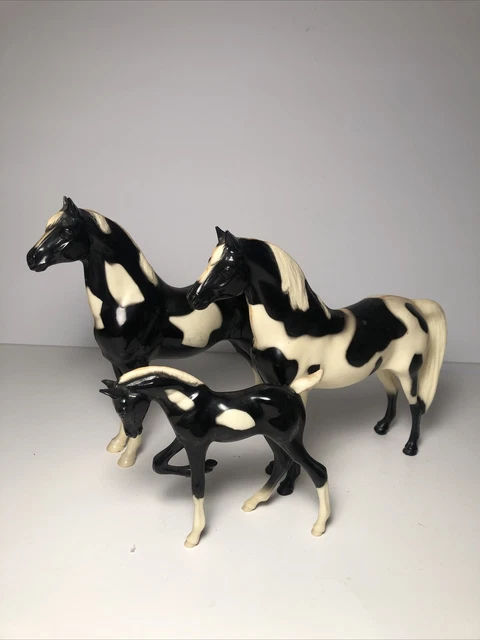 Hartland #680 Black & White Tobiano Pinto Horse Family Stallion Mare & Foal