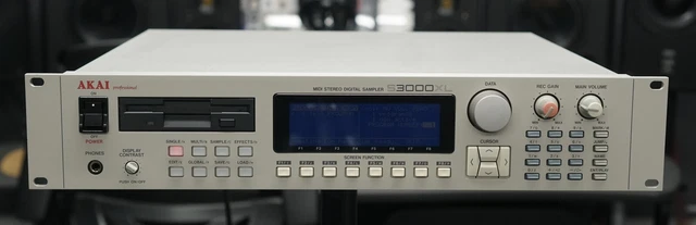AKAI Professional S3000XL échantillonneur numérique stéréo 32 Mo RAM V2 OS