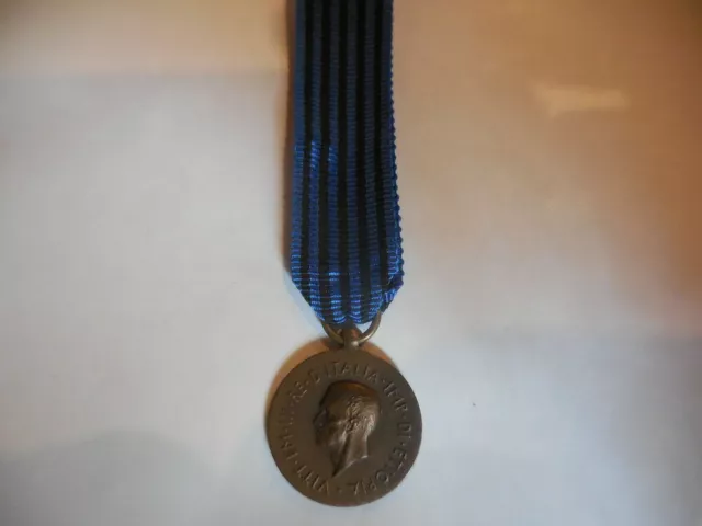 Vittorio Emanuele III mignon medal for the Ethiopian campaign