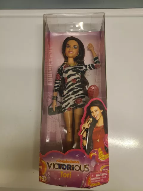 Nickelodeon Victorious Tori Vega Singing Doll New in damaged box Rare