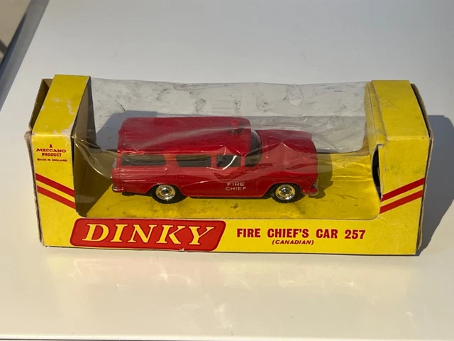 FORD FAIRLANE POLICE Dinky EUR 16,50 - FR