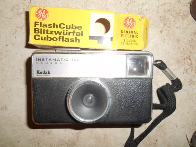 Lot De 21 Flashs Et Appareils Photos Vintage - Pour Pièces Ou Réparation