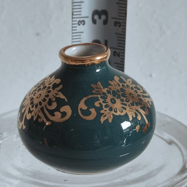 MINI VASE BOULE PORCELAINE LIMOGES FRANCE vert et or signé G EUR 15