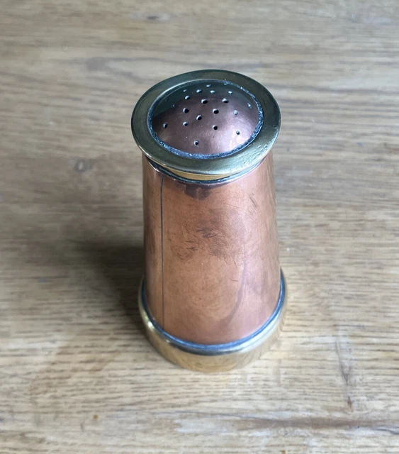 Trench Art? Pfeffertopfshaker. Messing und Kupfer. Schwer. Schraubversatz