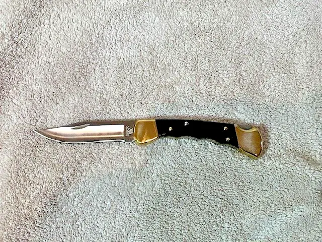 Buck 110 Finger groove knife, originally manufactured in 1986.