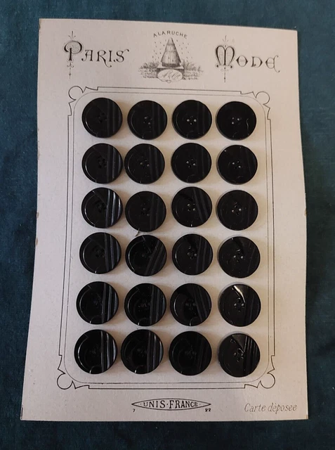 Lot De 32 Boutons Anciens En Corozo (ivoire Végétal) Sur Cartes Originales - Noir 18mm